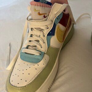 NIKE sneaker
